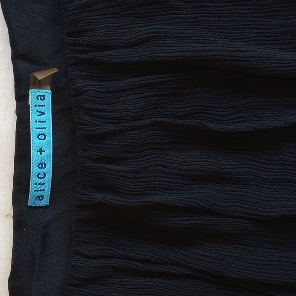 Alice + Olivia Crinkled Silk Chiffon Sleeveless Top Blouse L/XL Black Lined - Picture 3 of 6